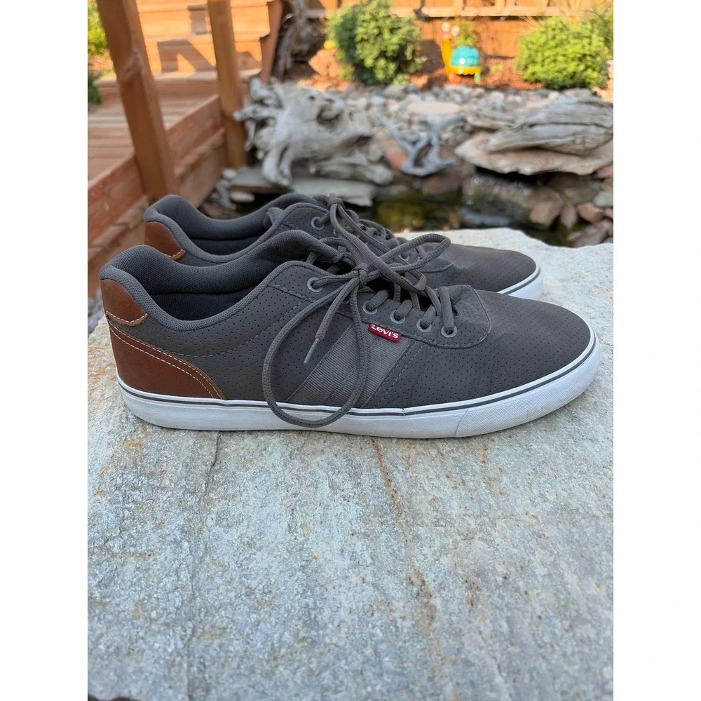Levis Mens 517777K361 Grey Perforated Low Top Sneakers Size 12 Brown Heel